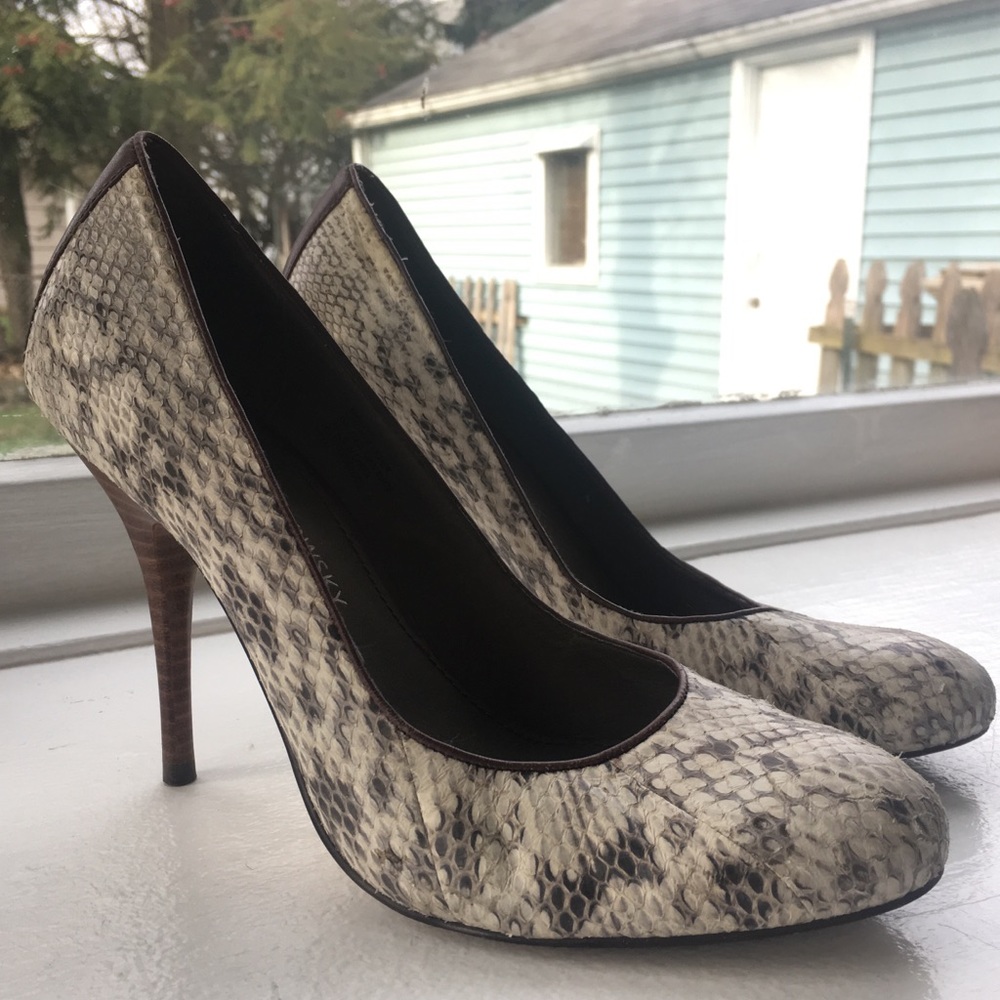 B. Makowsky Snakeskin Pumps w/ Leather Accent